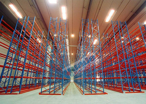 Q235 คลังสินค้าระบบจัดเก็บและดึงข้อมูลอัตโนมัติ Power Coating Pallet Rack Shelving